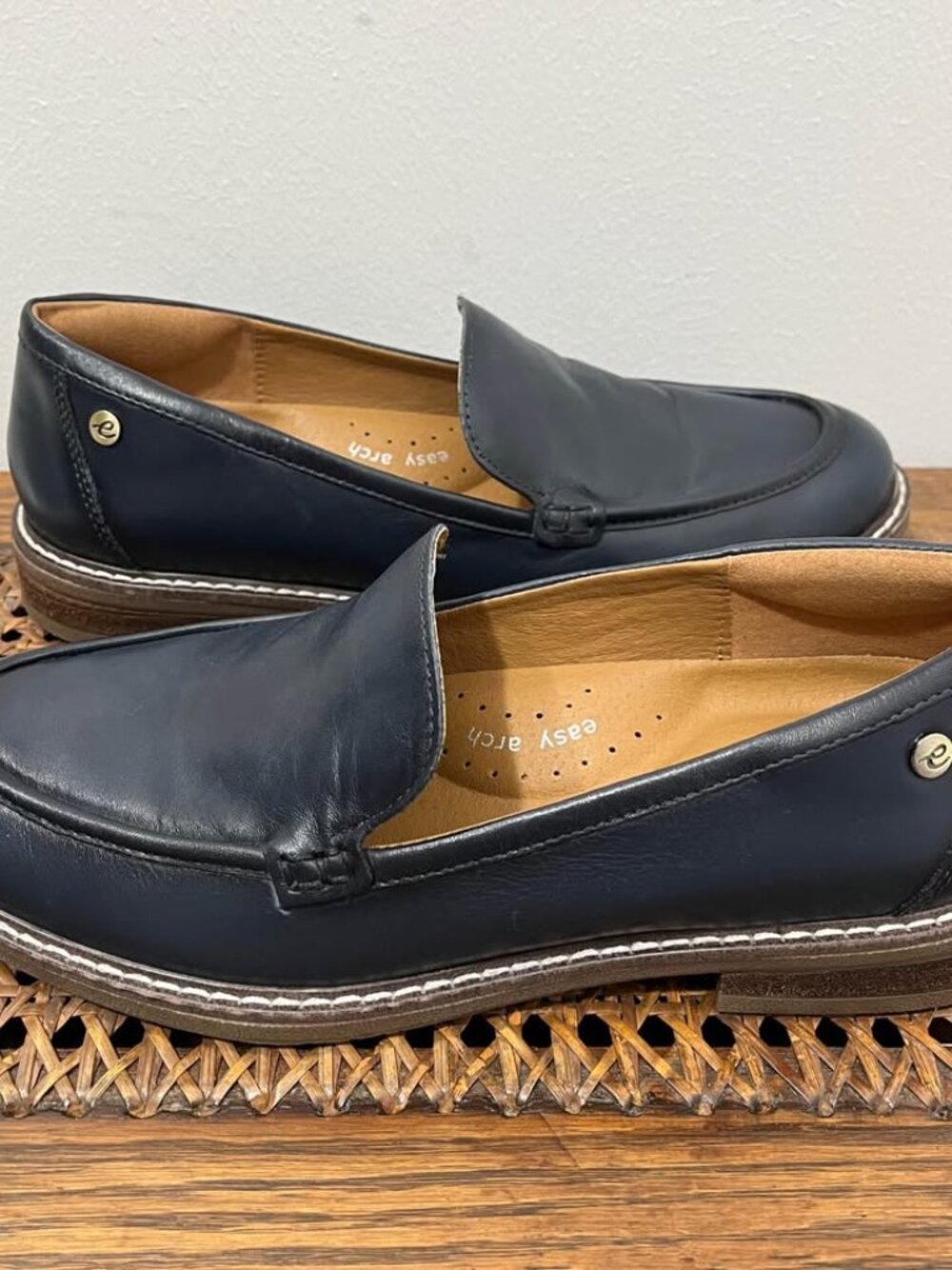 Size 8 Easy Spirit Deep Navy Leather Jaylin Almond Toe Loafer | Preppy Old Money - Picture 6 of 9